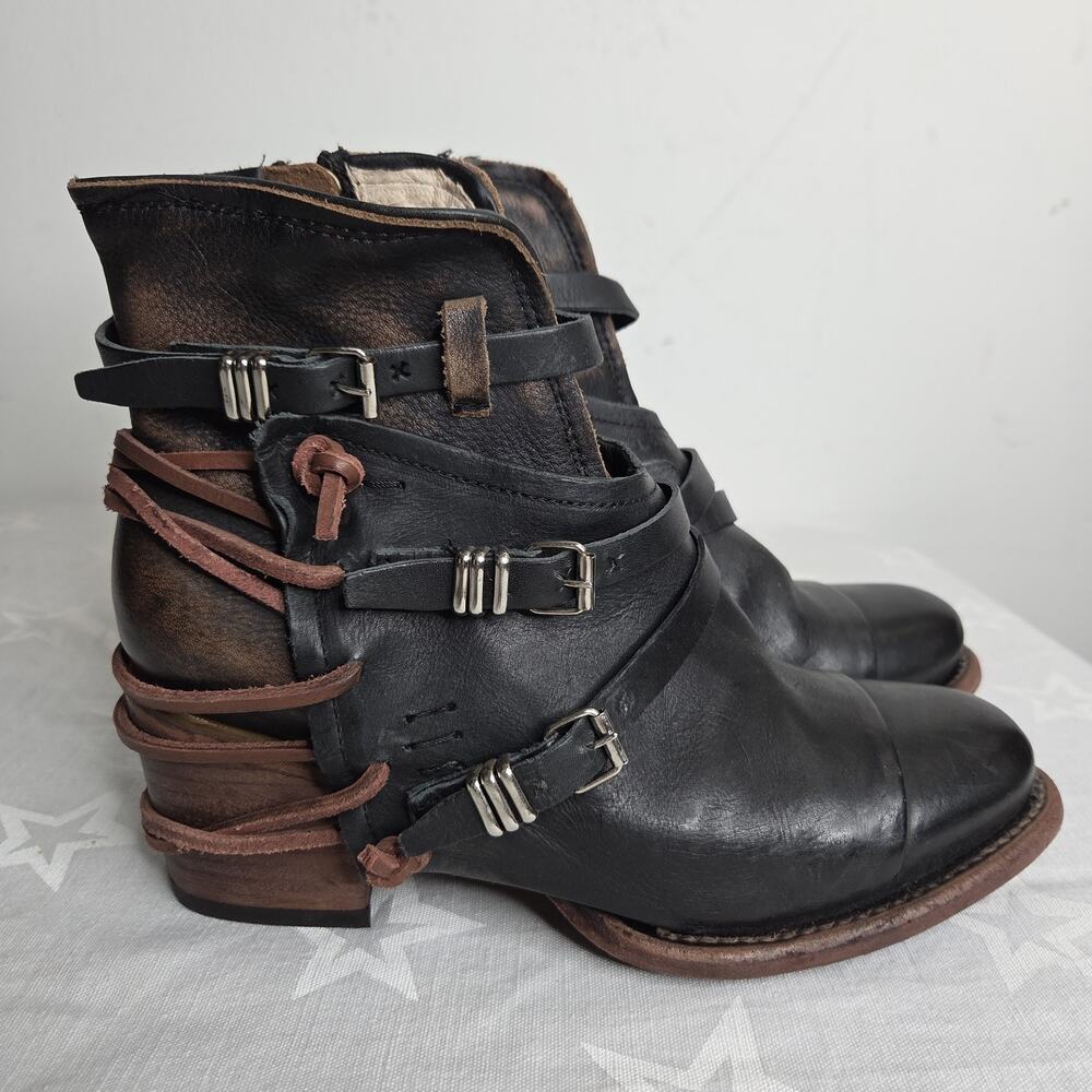 Freebird by Steven Crue 9 Black Distressed Leather Ankle Boots Buckle Zip W9